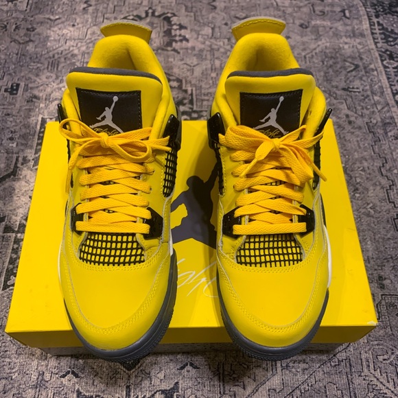 Air Jordan 4 Lightning main image 4